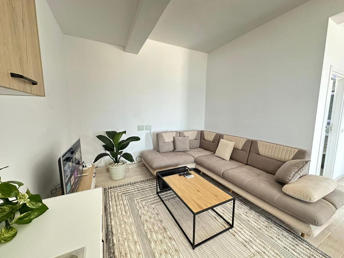 Perla Luxury Apartment - Private Patio & Parking Vlora Kültér fotó