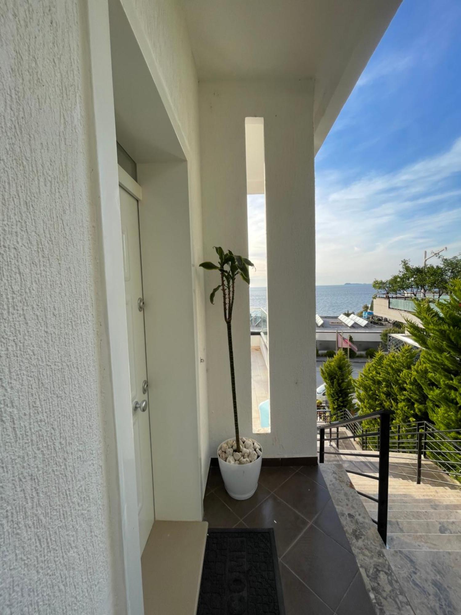 Perla Luxury Apartment - Private Patio & Parking Vlora Kültér fotó
