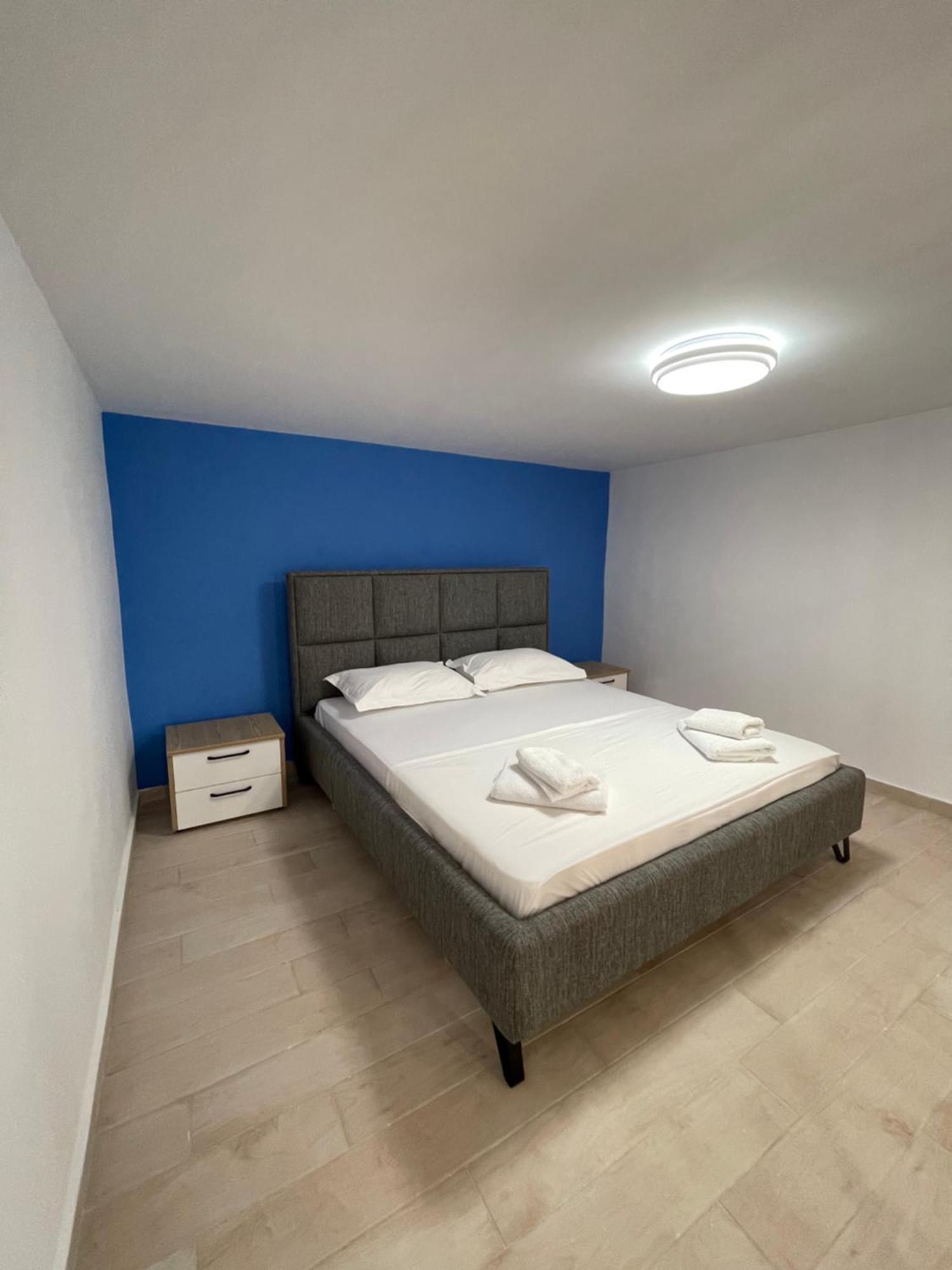 Perla Luxury Apartment - Private Patio & Parking Vlora Kültér fotó